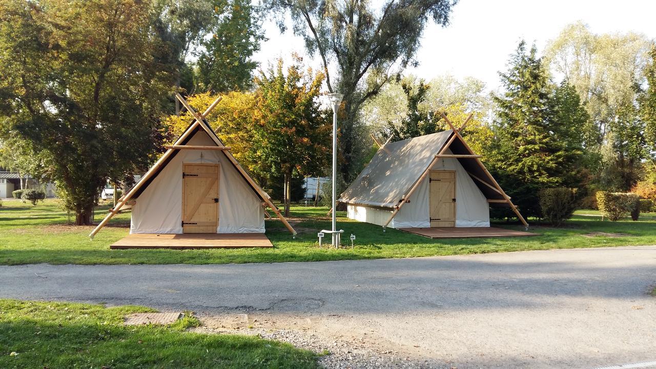 Camping Du Port De Plaisance Péronne Екстериор снимка